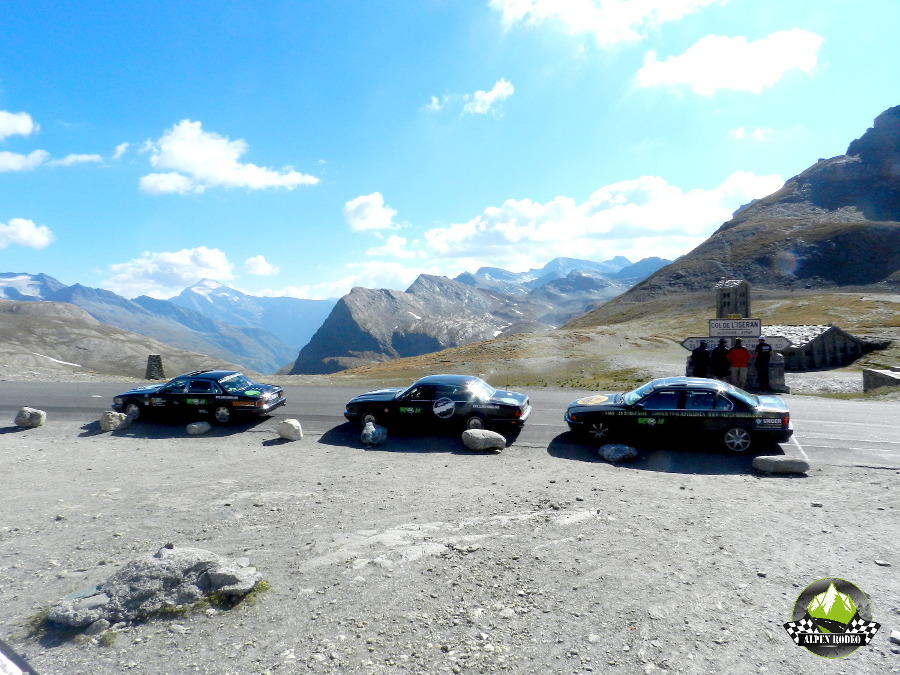 25-alpen-rodeo-2016-youngtimer-oldtimer-adventure-roadtrip-route-des-grandes-alpes-col-iseran-panorama.JPG