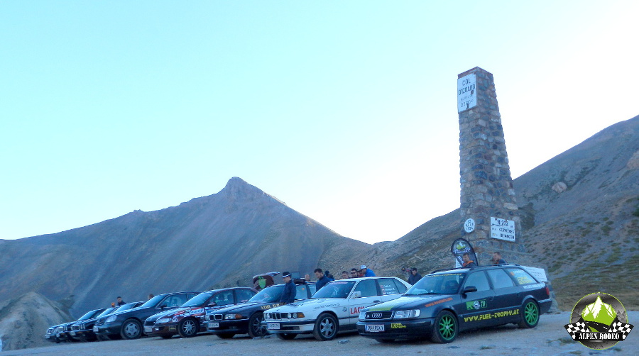 8-alpen-rodeo-2016-youngtimer-oldtimer-adventure-roadtrip-route-des-grandes-alpes-col-izoard.JPG